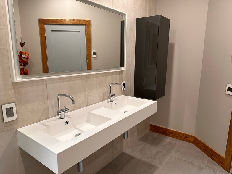 Achieving Modern Minimalism Through Design Flexibility