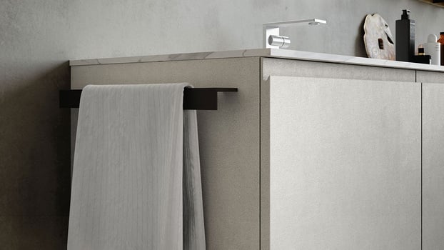 Towel bar