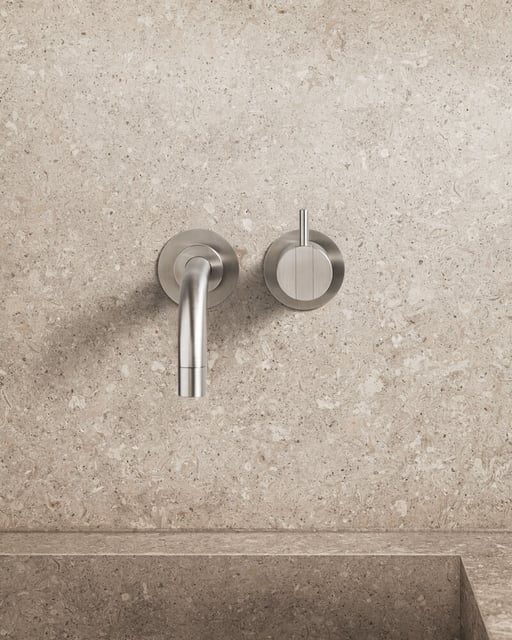 One-handle build-in mixer with ceramic disc technology handle to the right
