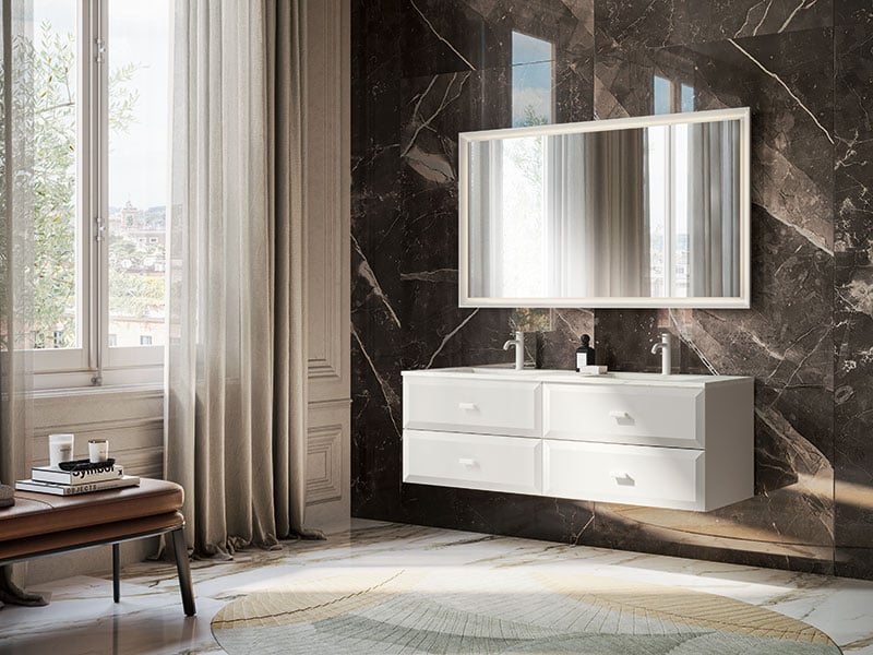 Lamé bathroom mirror with lacquered frame