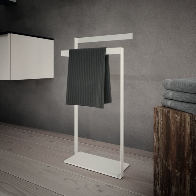 urban freestanding towel rail