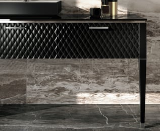 Lamè bathroom vanity with under top accent