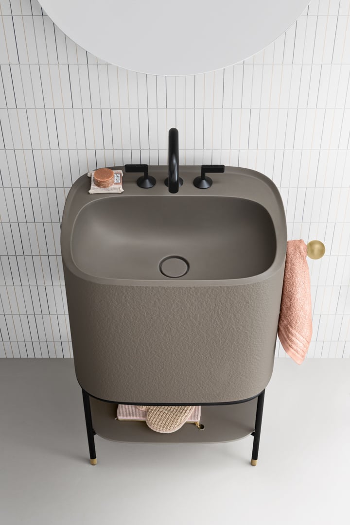Hastings-Allegro-Features-Towel-Rail