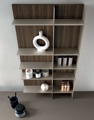 Urban Cleo Vertical image