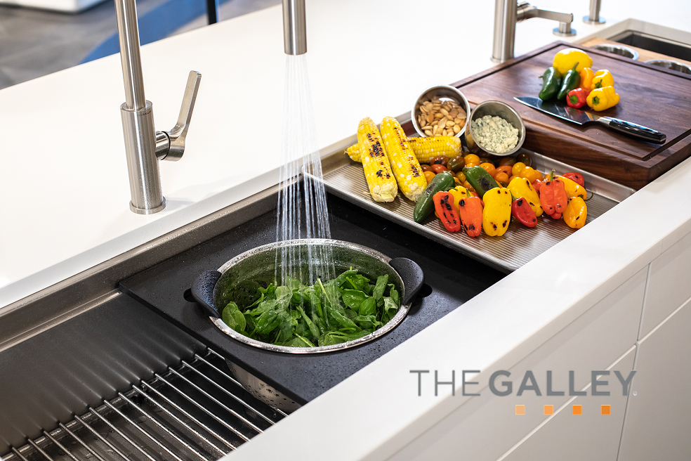 showroom-galley