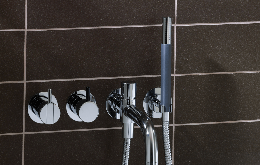 VOLA T8 hand shower