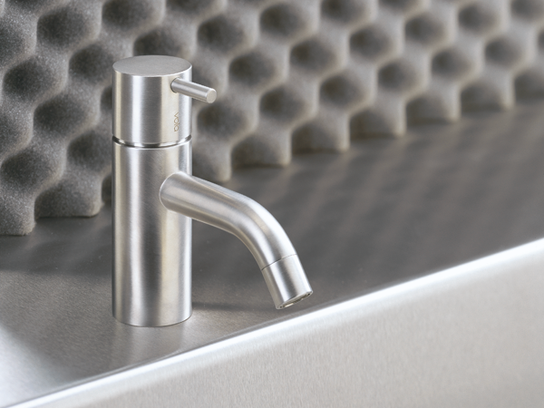 VOLA RB1 faucet in chrome