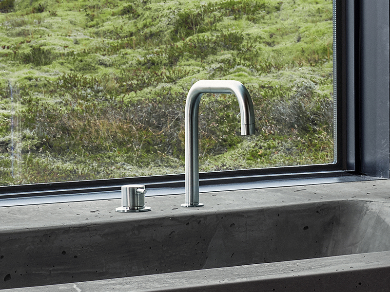 VOLA SC5 tub filler